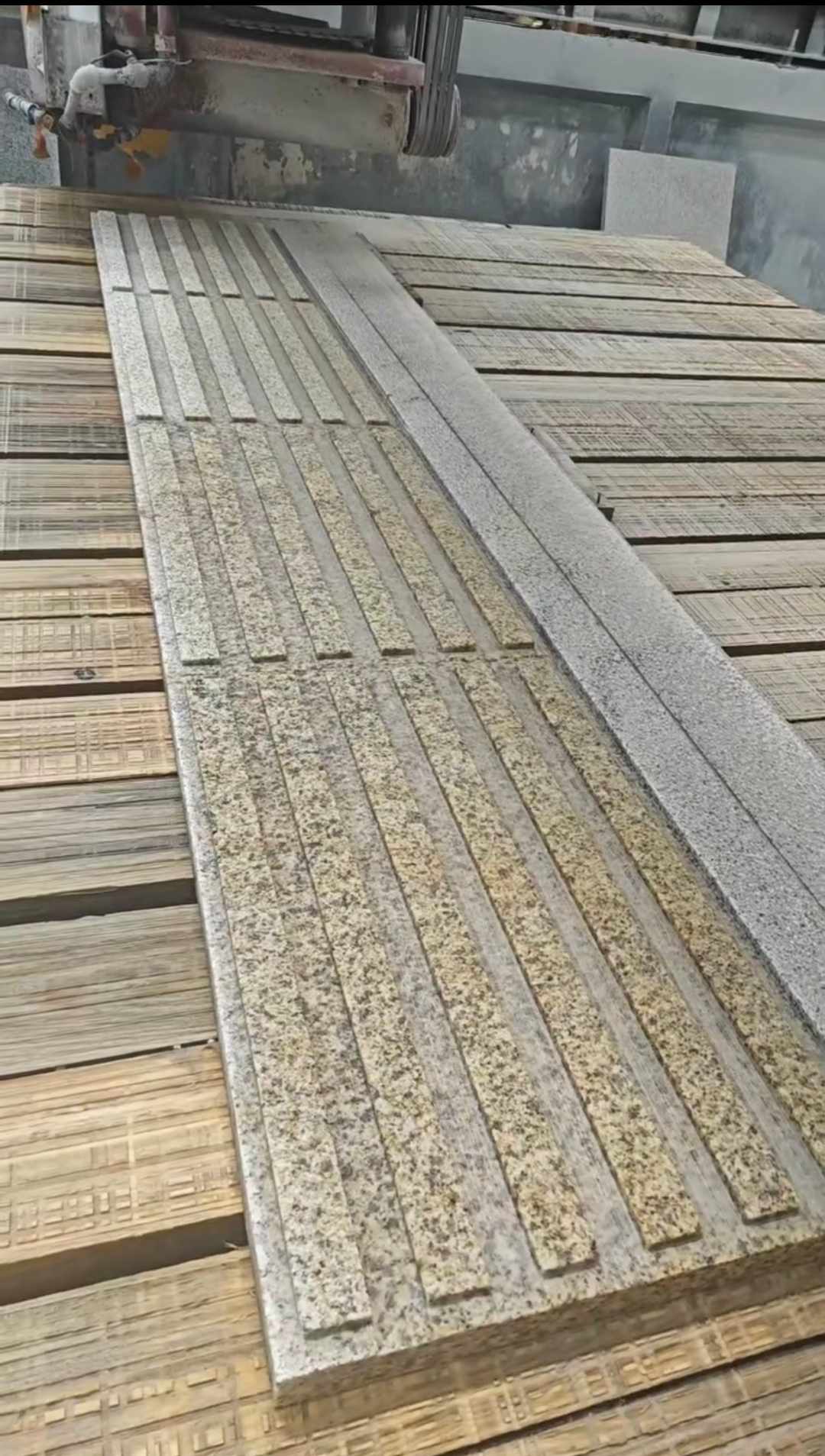 六安黄金麻盲道石 盲条
